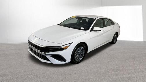 White 2024 Hyundai ELANTRA SEL