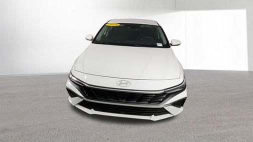 White 2024 Hyundai ELANTRA SEL