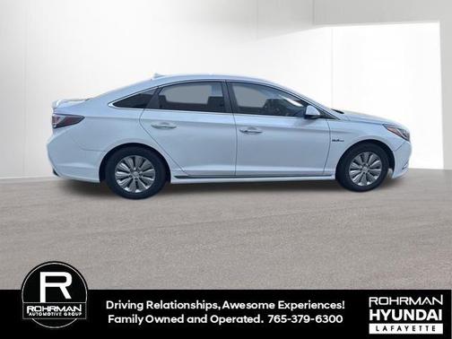 2017 Hyundai SONATA Hybrid SE