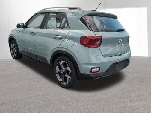 Mirage 2025 Hyundai VENUE SEL