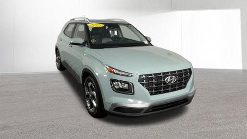 Mirage 2025 Hyundai VENUE SEL