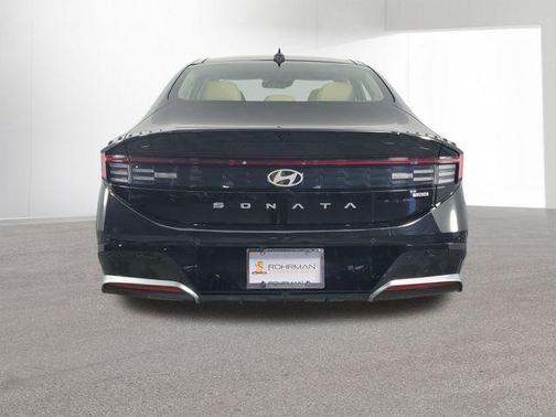 2025 Hyundai SONATA Hybrid Limited