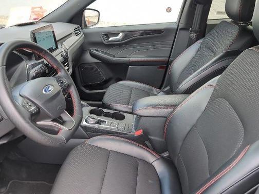 Agate Black Metallic 2025 Ford Escape ST-Line