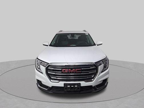 Summit White 2024 GMC Terrain SLT