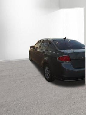 Sterling Gray Clearcoat Metallic 2009 Ford Focus SE