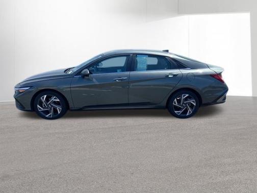 Amazon Gray 2025 Hyundai ELANTRA SEL Convenience