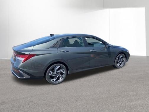 Amazon Gray 2025 Hyundai ELANTRA SEL Convenience