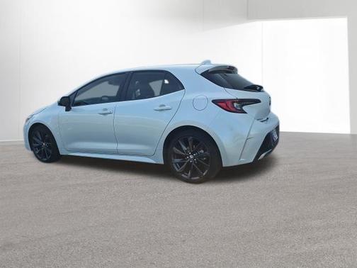 Pearl 2023 Toyota Corolla Hatchback XSE