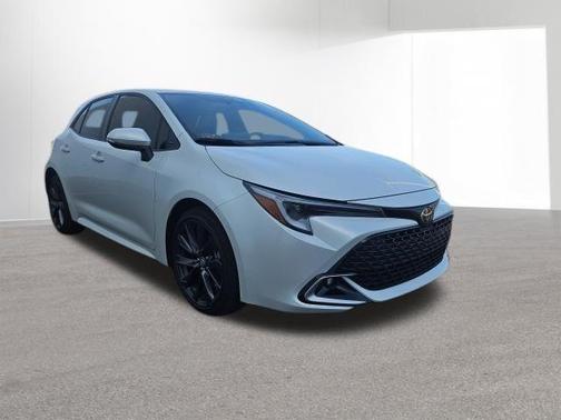Pearl 2023 Toyota Corolla Hatchback XSE