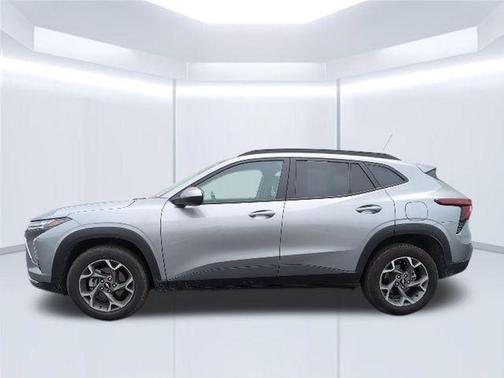 Sterling Gray Metallic 2025 Chevrolet Trax LT