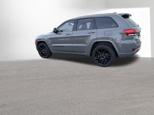 Sting Gray Clearcoat 2021 Jeep Grand Cherokee Laredo X