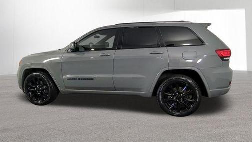 Sting Gray Clearcoat 2021 Jeep Grand Cherokee Laredo X