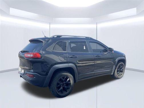 Brilliant Black Crystal Pearlcoat 2015 Jeep Cherokee Trailhawk