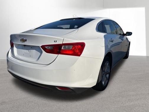 Summit White 2023 Chevrolet Malibu LT