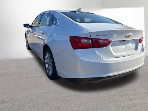 Summit White 2023 Chevrolet Malibu LT