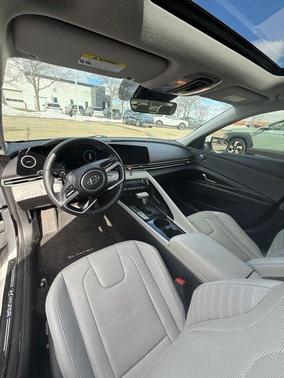 2022 Hyundai ELANTRA HEV Limited