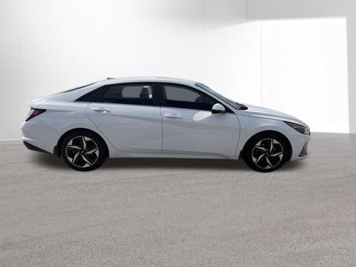 2022 Hyundai ELANTRA HEV Limited