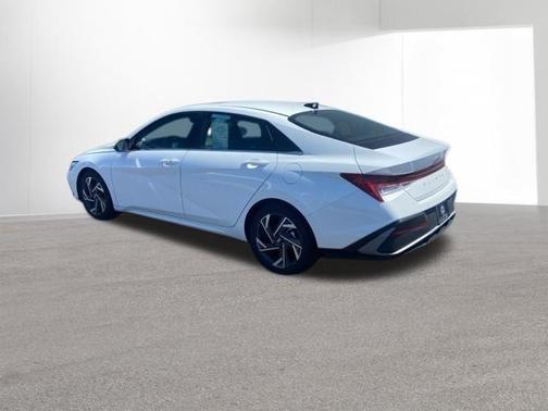 White 2025 Hyundai ELANTRA SEL Convenience