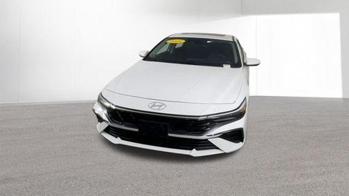 White 2025 Hyundai ELANTRA SEL Convenience