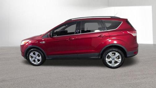 Ruby Red Metallic 2016 Ford Escape SE