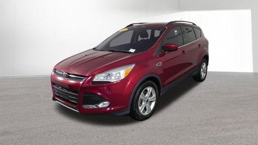Ruby Red Metallic 2016 Ford Escape SE