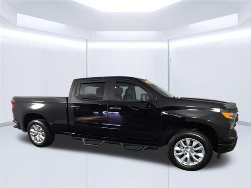 Black 2022 Chevrolet Silverado 1500 Custom
