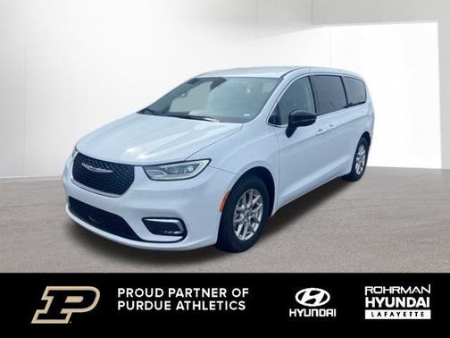 2024 Chrysler Pacifica Touring-L