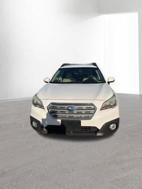White 2016 Subaru Outback 2.5i Limited
