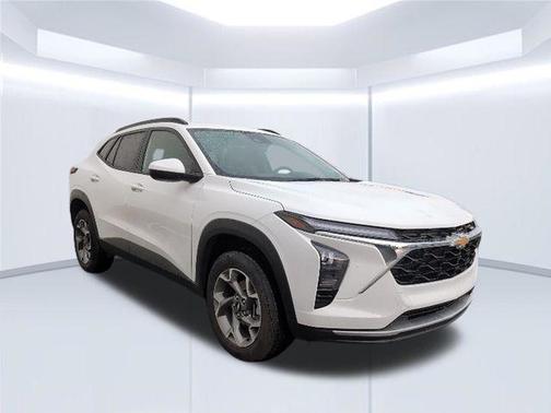 Summit White 2025 Chevrolet Trax LT
