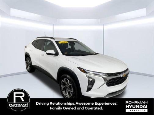 Summit White 2025 Chevrolet Trax LT
