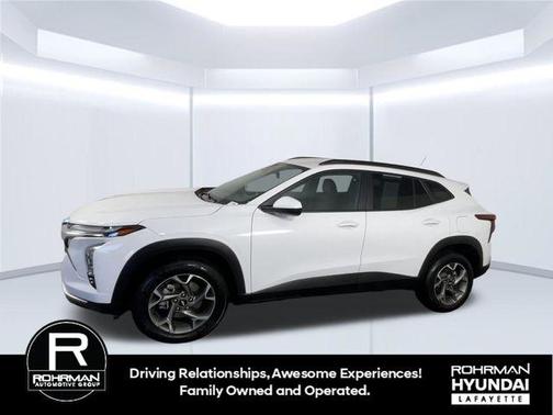 Summit White 2025 Chevrolet Trax LT