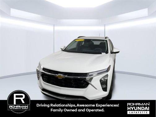 Summit White 2025 Chevrolet Trax LT
