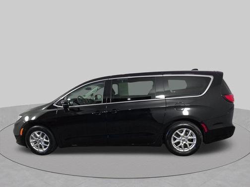 Diamond Black 2024 Chrysler Pacifica Touring-L