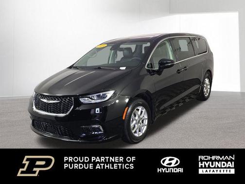 Diamond Black 2024 Chrysler Pacifica Touring-L