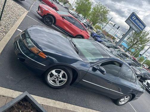 2000 Pontiac Bonneville SE