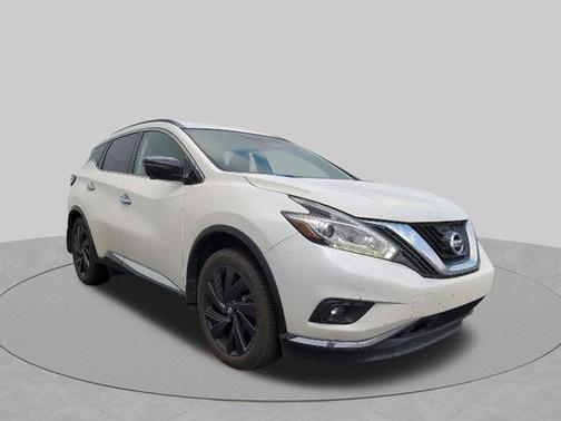White 2017 Nissan Murano Platinum