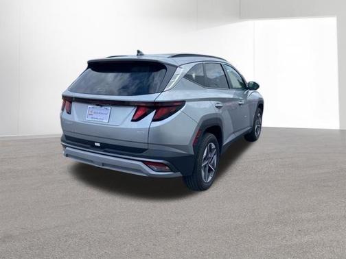 Shimmering Silver 2025 Hyundai TUCSON SEL
