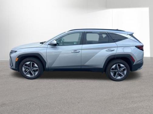 Shimmering Silver 2025 Hyundai TUCSON SEL