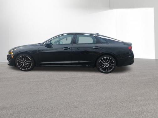 Ebony Black 2024 Kia K5 GT
