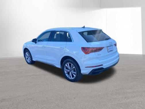 Arkona White 2025 Audi Q3 45 S line Premium