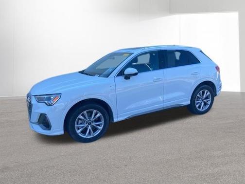 Arkona White 2025 Audi Q3 45 S line Premium