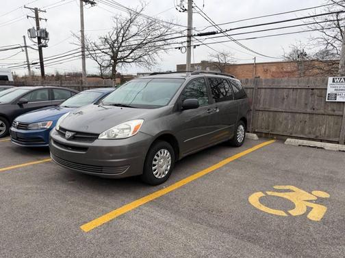 2005 Toyota Sienna LE