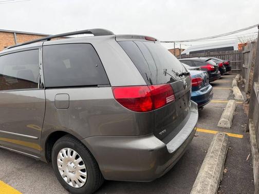 2005 Toyota Sienna LE