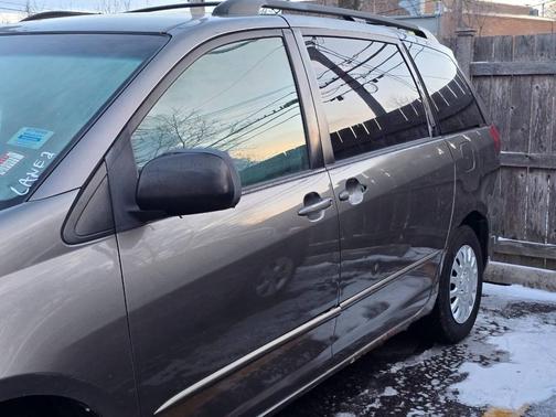2005 Toyota Sienna LE