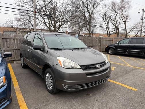 2005 Toyota Sienna LE