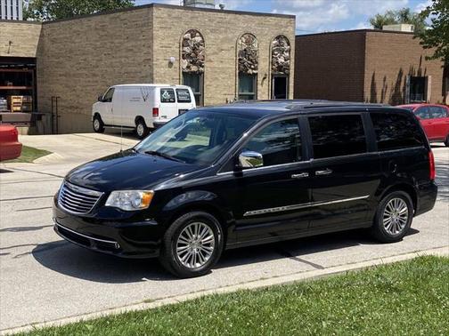 2014 Chrysler Town & Country Touring-L