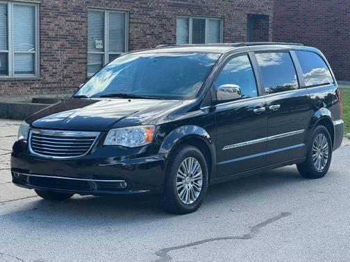 2014 Chrysler Town & Country Touring-L