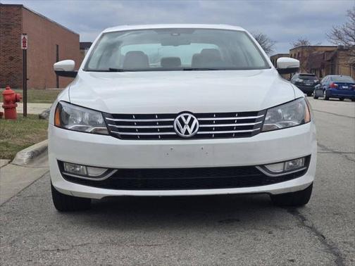 2014 Volkswagen Passat 1.8T Auto SEL Premium