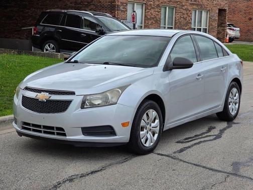 Silver Ice Metallic 2012 Chevrolet Cruze LS