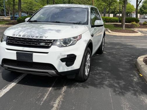 White 2018 Land Rover Discovery Sport SE